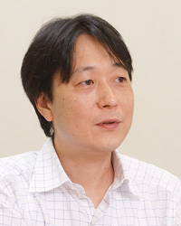 山崎氏