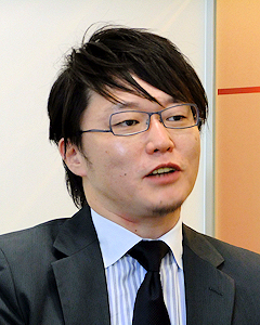 磯場氏