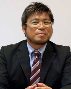 小島 英揮氏