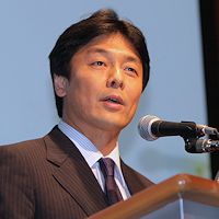 井上 哲浩氏
