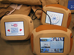 IMCで展示されていた「Chumby」